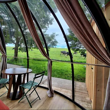 Lodge Le Domaine De Vehir - Dome Romantique Au Coeur D'une Ferme Ciney